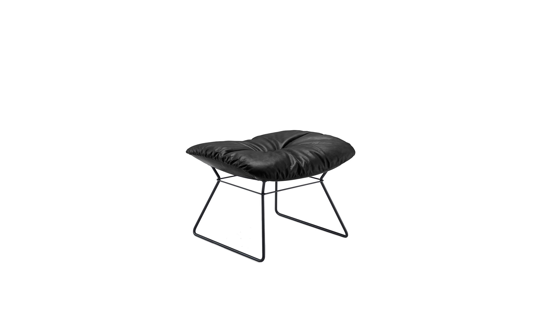 freifrau_Leya_Ottoman_1-1_ME001_Sahara-Ebony_front Platzhalter