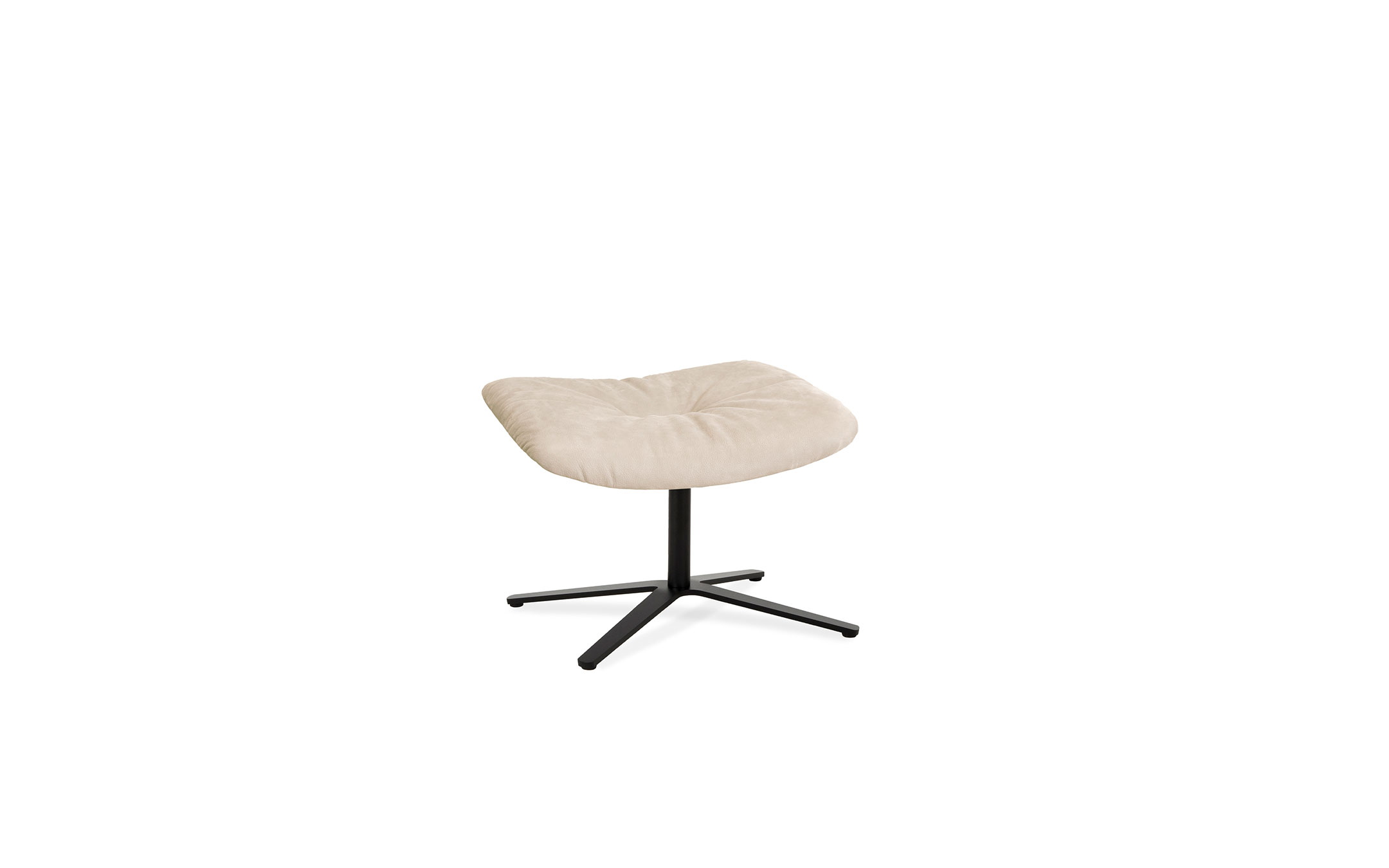 freifrau_Leya_Ottoman_2-3_ME001_Cayenne-Moon_front Platzhalter